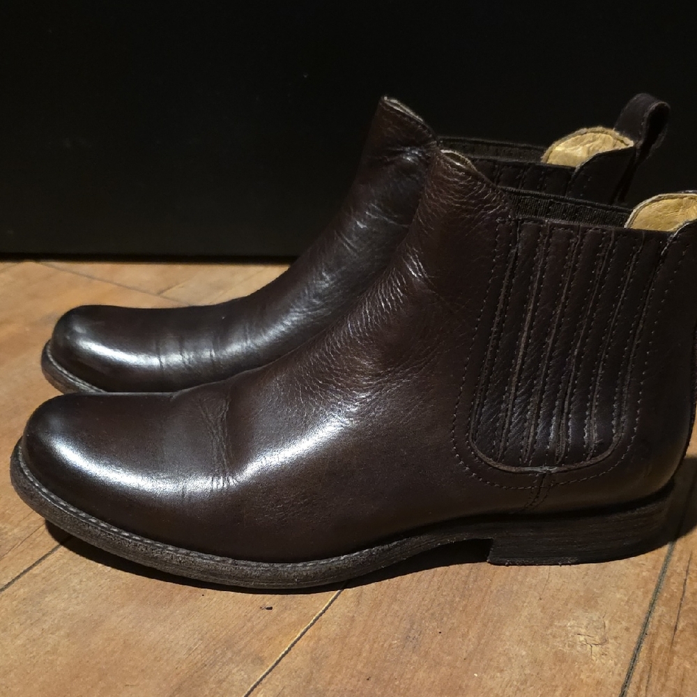 Frye Women's Rich Brown Ankle Booties